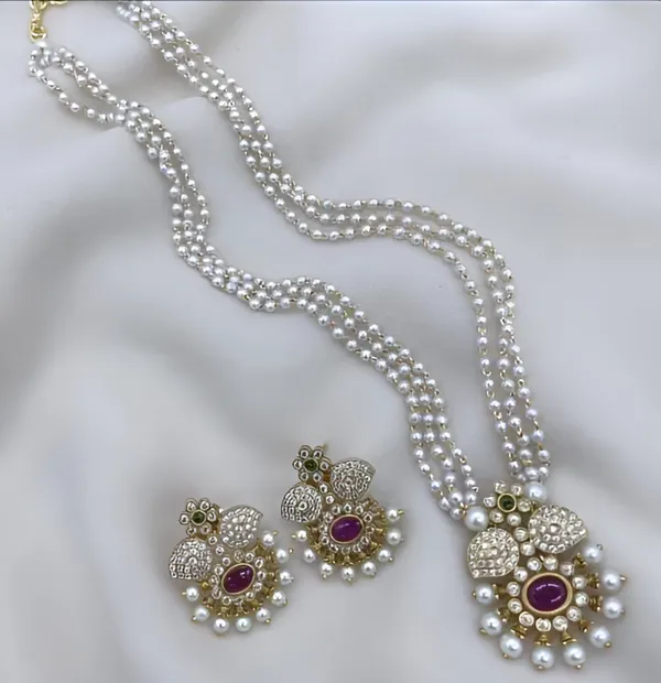 Silver_Tone_Pearl_Necklace_Set_For_Women