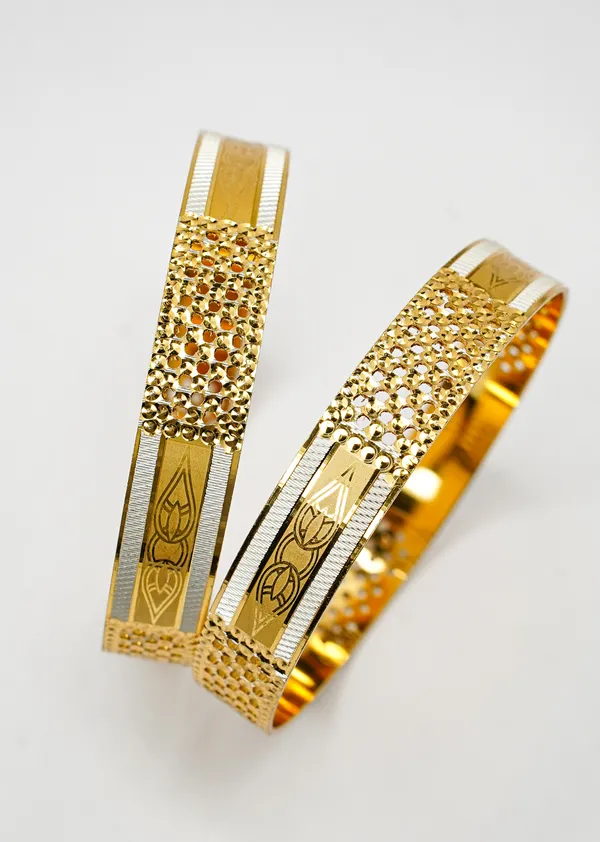Premium_Gold_Plated__Textured_Floral_Bangle_Set_Of_2_For_Women