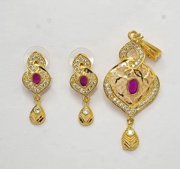 Premium_Gold_Plated__Pink_Stone_Pendant_And_Earring_Set_For_Women