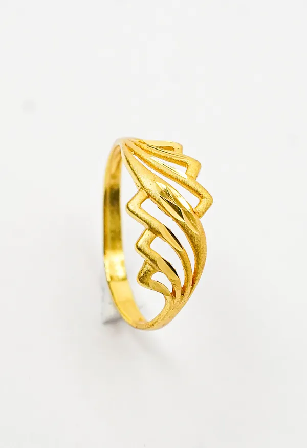 Premium_Gold_Plated__Leaf_Design_Ring_For_Women
