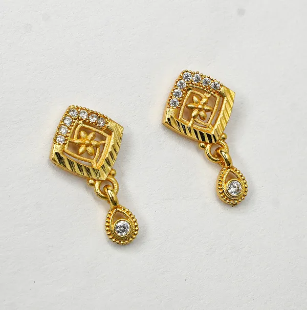 Premium_Gold_Plated__Floral_Drop_Earrings_For_Women