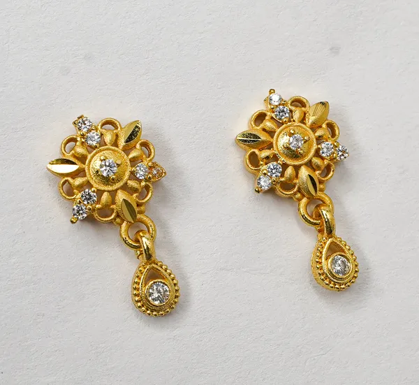 Premium_Gold_Plated__Floral_Crystal_Drop_Earrings_For_Women