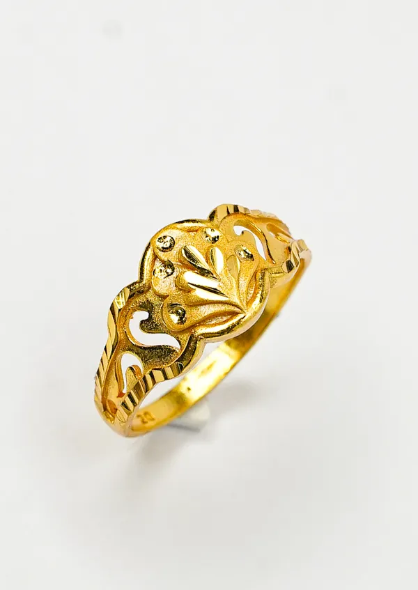 Premium_Gold_Plated__Floral_Design_Ring_For_Women