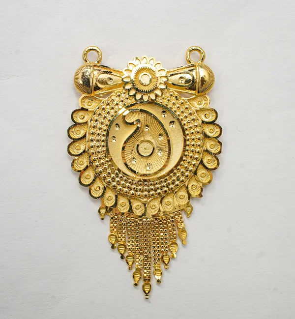 Premium_Gold_Plated__Circular_Pendant_For_Women