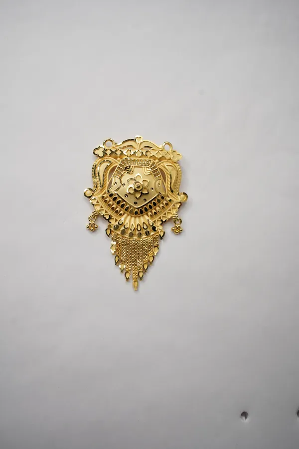 Premium_Gold_Plated__Ornate_Pendant_For_Women
