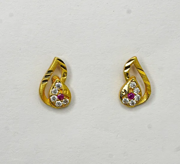 Premium_Gold_Plated__Stone_Studded_Drop_Earrings_For_Women