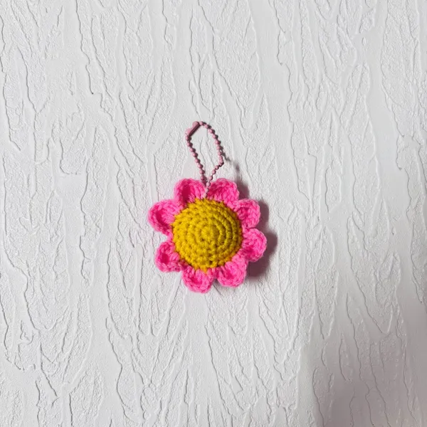 Pink_And_Yellow_Crochet_Flower_Bag_Charm