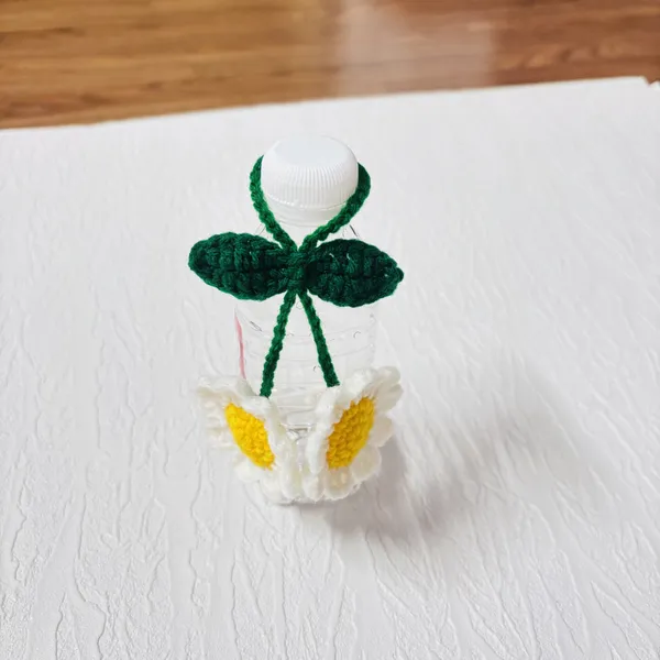 Green_Crochet_Daisy_Bag_Charm