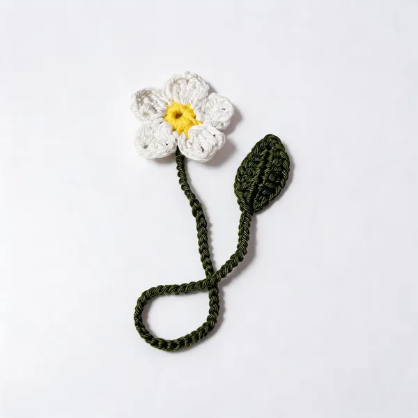Green_Crochet_Floral_Bookmark