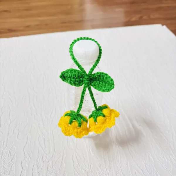 Crochet_Floral_Bag_Charm