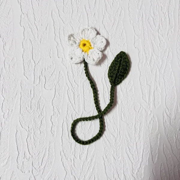 Green_Crochet_Floral_Bookmark