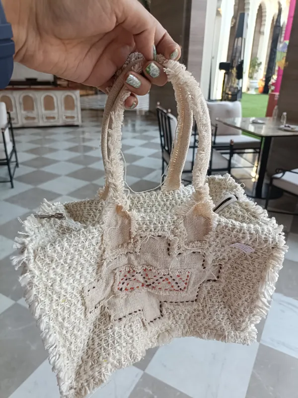 Cream_Jute_Sqare_Bag_Professionals_&_Students