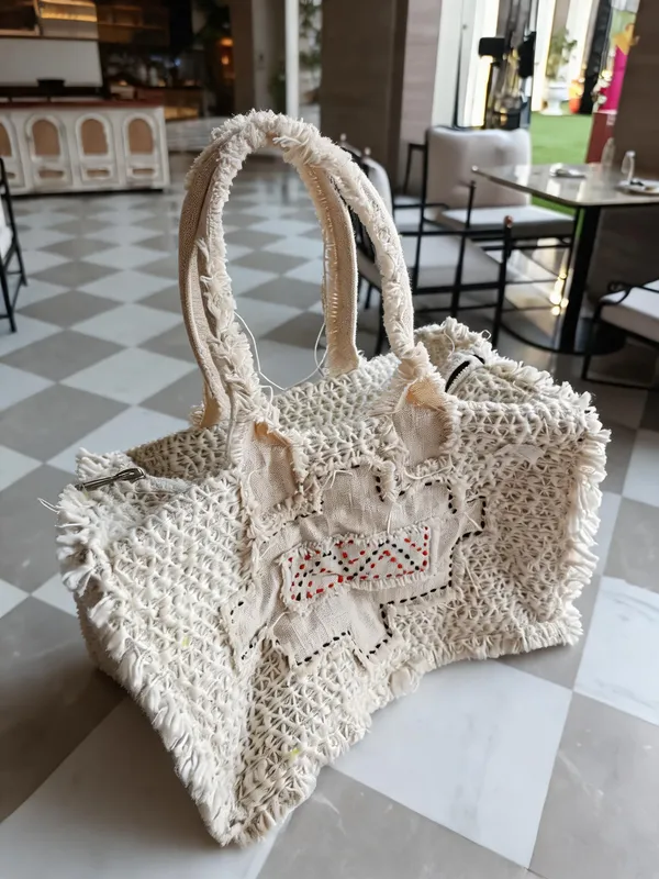 Cream_Jute_Sqare_Bag_Professionals_&_Students