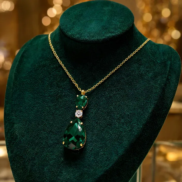 Green_Metal_Necklace_Women
