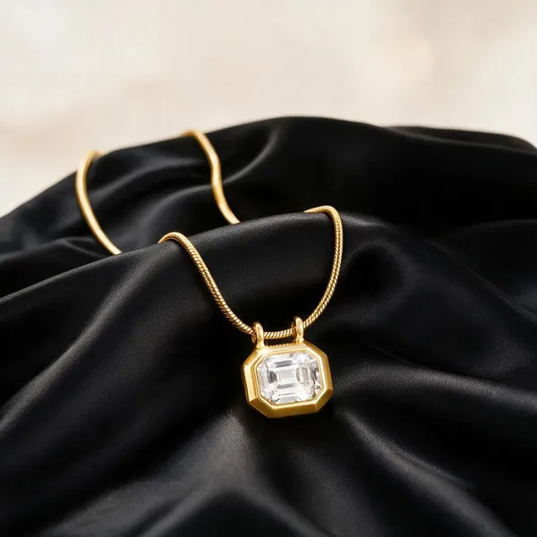 Gold_Metal_Necklace_Women