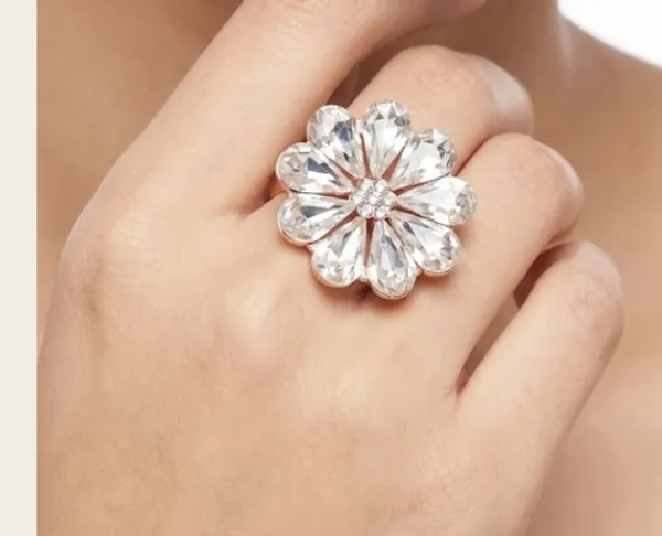 White_Metal_Ring_Women
