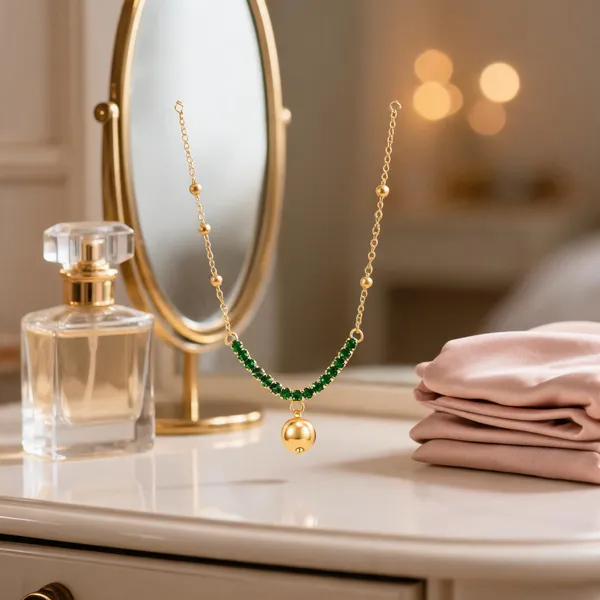 Green_Metal_Necklace_Women