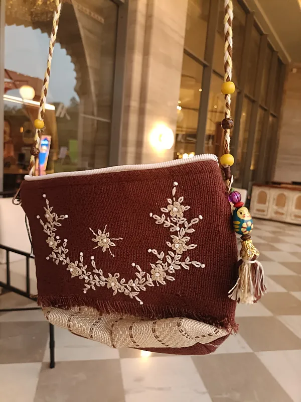 Maroon_Jute_Sling_Bag_Women