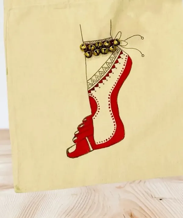 Red_Cotton_Jute_Tote_Bag_-_Handpainted_Women