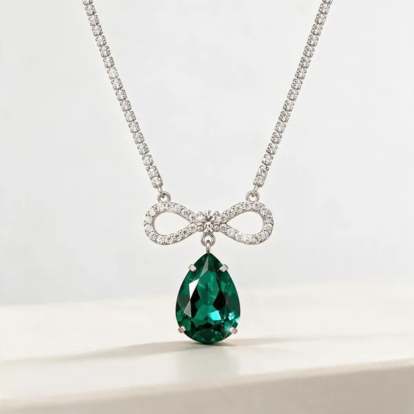Green_Metal_Necklace_Women