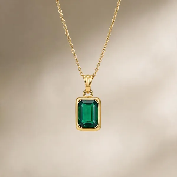 Green_Metal_Necklace_Women