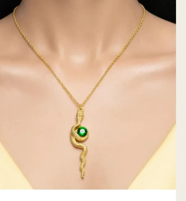 Gold_Metal_Necklace_Women