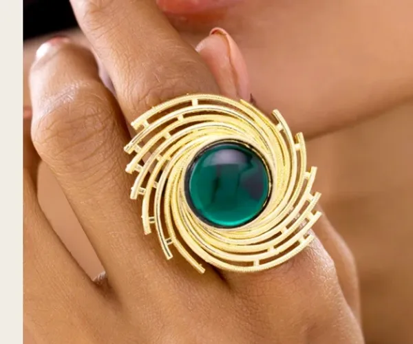 Gold_Metal_Ring_Women
