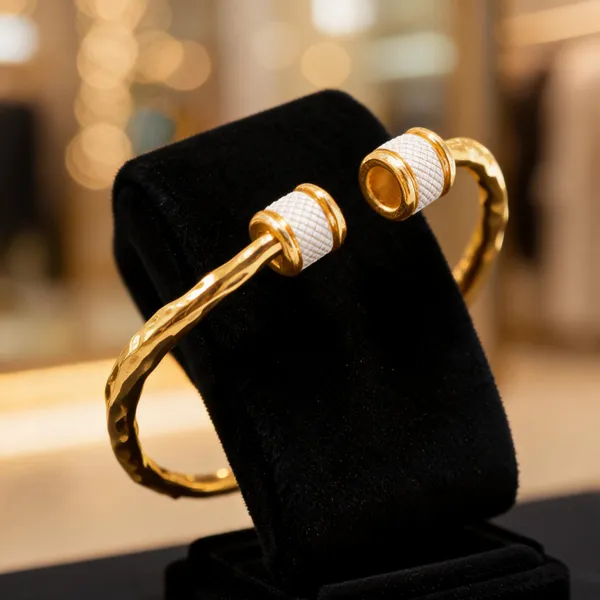 Gold_Metal_Bracelet_Women