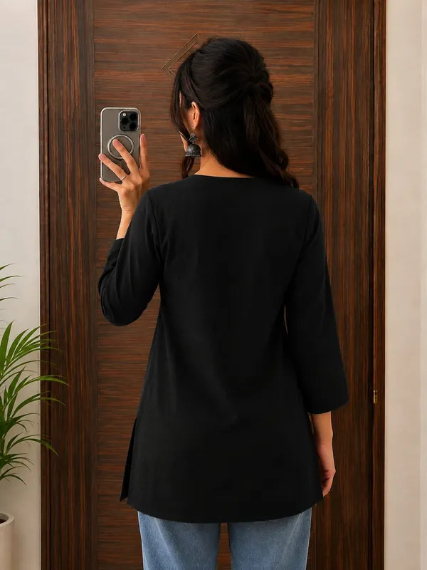 Black_Cotton_Flex_Straight_Fit_Tunic_For_Women