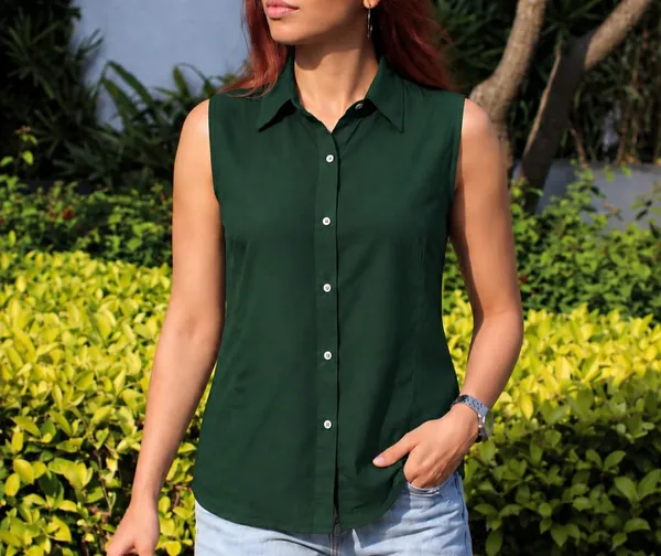 Women’s_Solid_Sleeveless_Shirt_with_Collar_–_Elegant_Casual_Button-Down_Top