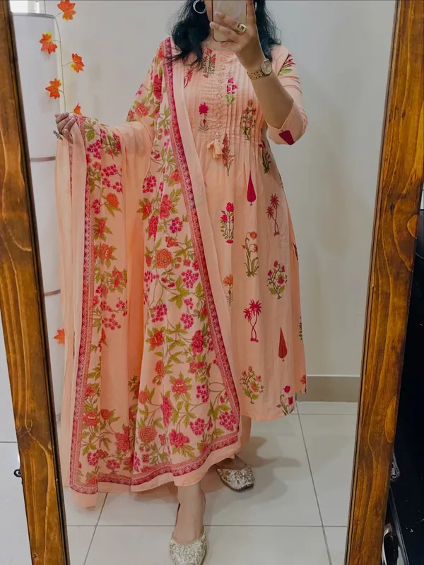 Peach_Floral_Print_Ethnic_Kurta_Set_for_Women