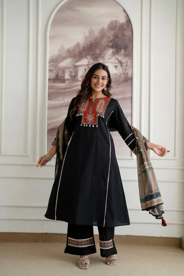 Black_Printed_Kurta_Set_for_Women