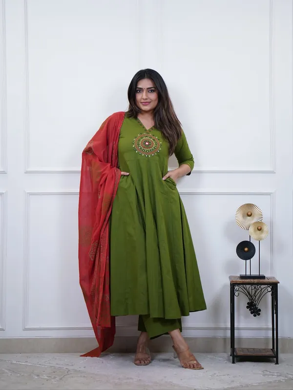 Green_Embroidered_Anarkali_Kurta_Set_for_Women