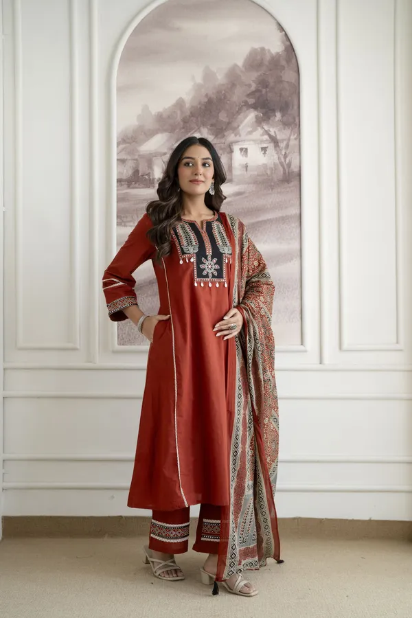 Red_Printed_Ethnic_Kurta_Set_for_Women