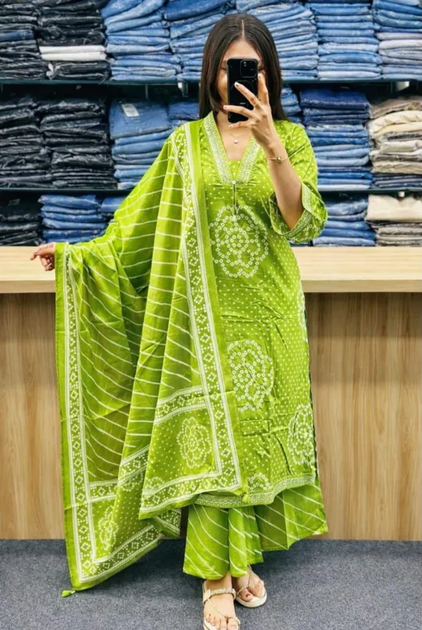 Green_Printed_Three_Piece_Suit_Set_for_Women