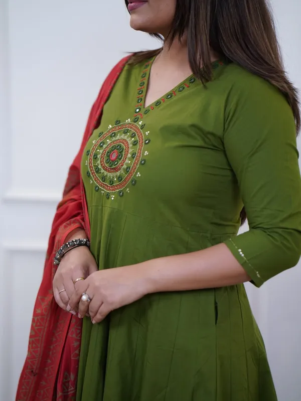 Green_Embroidered_Anarkali_Kurta_Set_for_Women