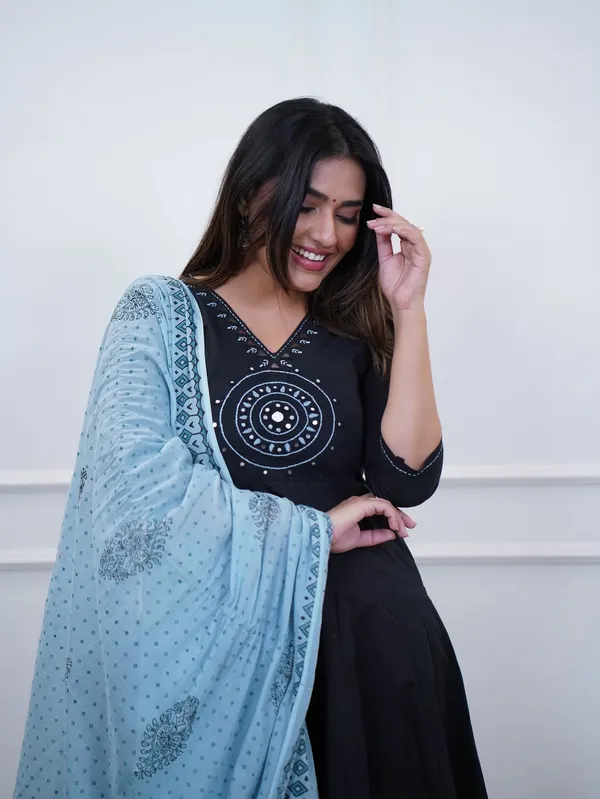Black_Anarkali_Kurta_Set_With_Printed_Dupatta_for_Women