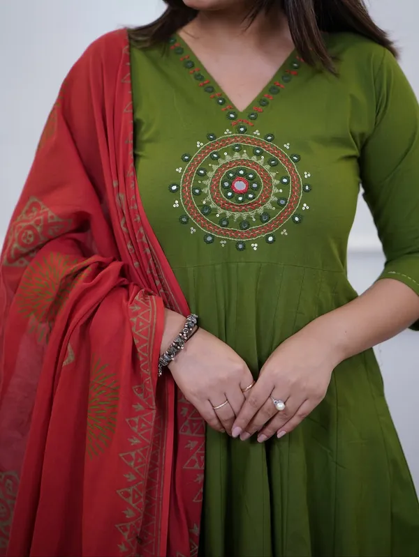 Green_Embroidered_Anarkali_Kurta_Set_for_Women