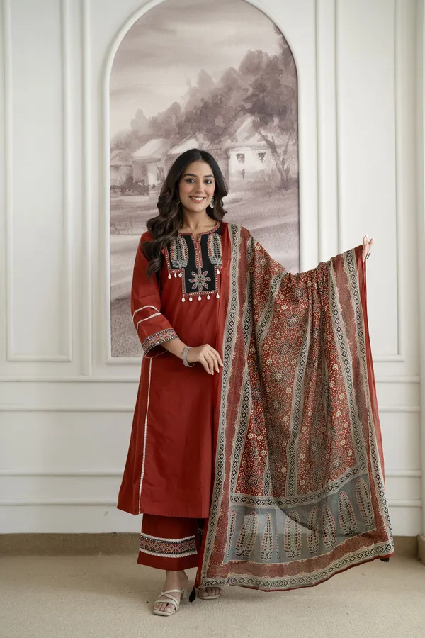 Red_Printed_Ethnic_Kurta_Set_for_Women