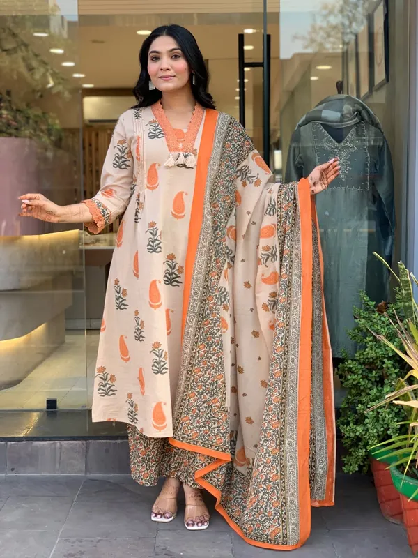 Beige_Printed_Ethnic_Kurta_Set_for_Women
