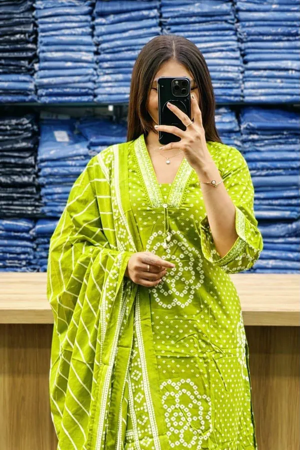 Green_Printed_Three_Piece_Suit_Set_for_Women