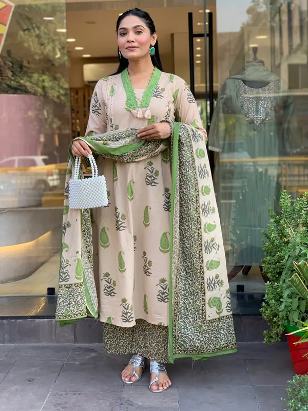 Beige_Printed_Straight_Kurta_Set_for_Women