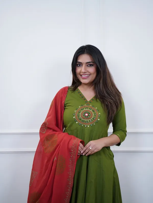 Green_Embroidered_Anarkali_Kurta_Set_for_Women
