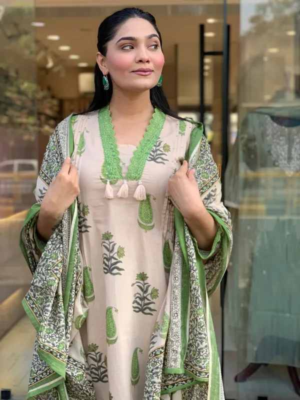 Beige_Printed_Straight_Kurta_Set_for_Women
