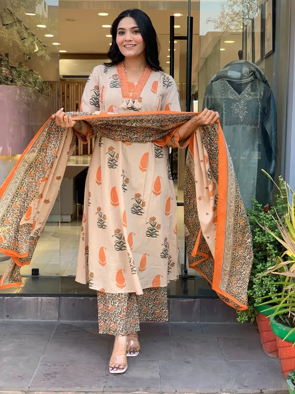 Beige_Printed_Ethnic_Kurta_Set_for_Women