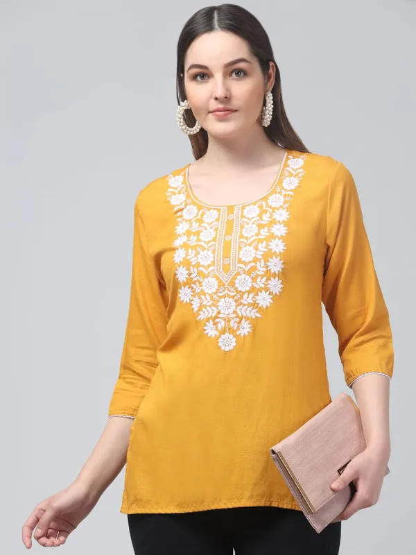 Mustard_Floral_Embroidered_Straight_Kurta_For_Women