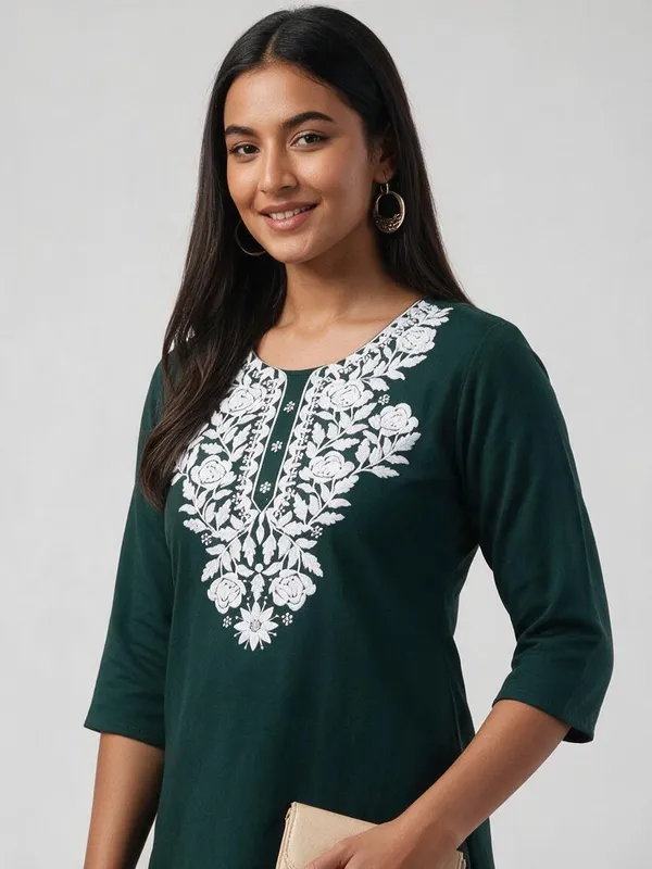 Dark_Green_Floral_Print_Straight_Short_Kurta_For_Women
