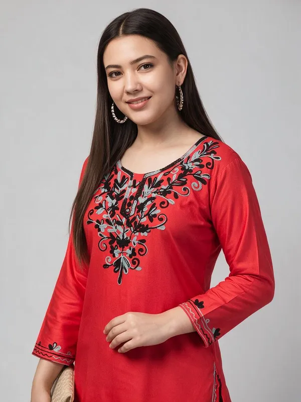 Red_Floral_Printed_Straight_Short_Kurta_For_Women