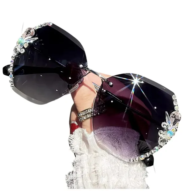 Black_Metal_Sunglasses_For_Women