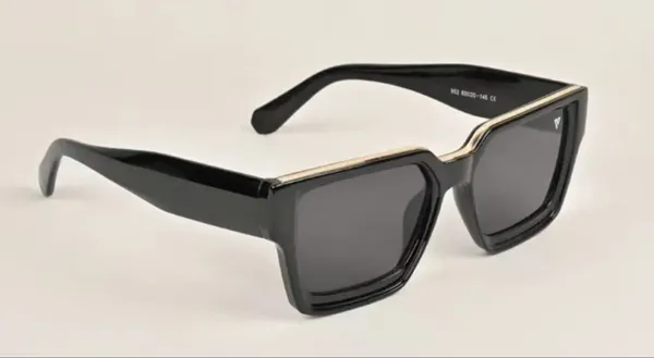 Black_Plastic_Sunglasses_For_Women